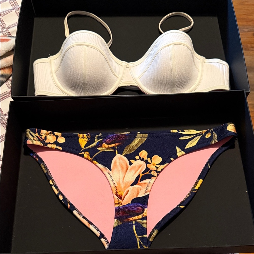 Triangl Swimwear White and Floral Bra Set XL Top, L bottom